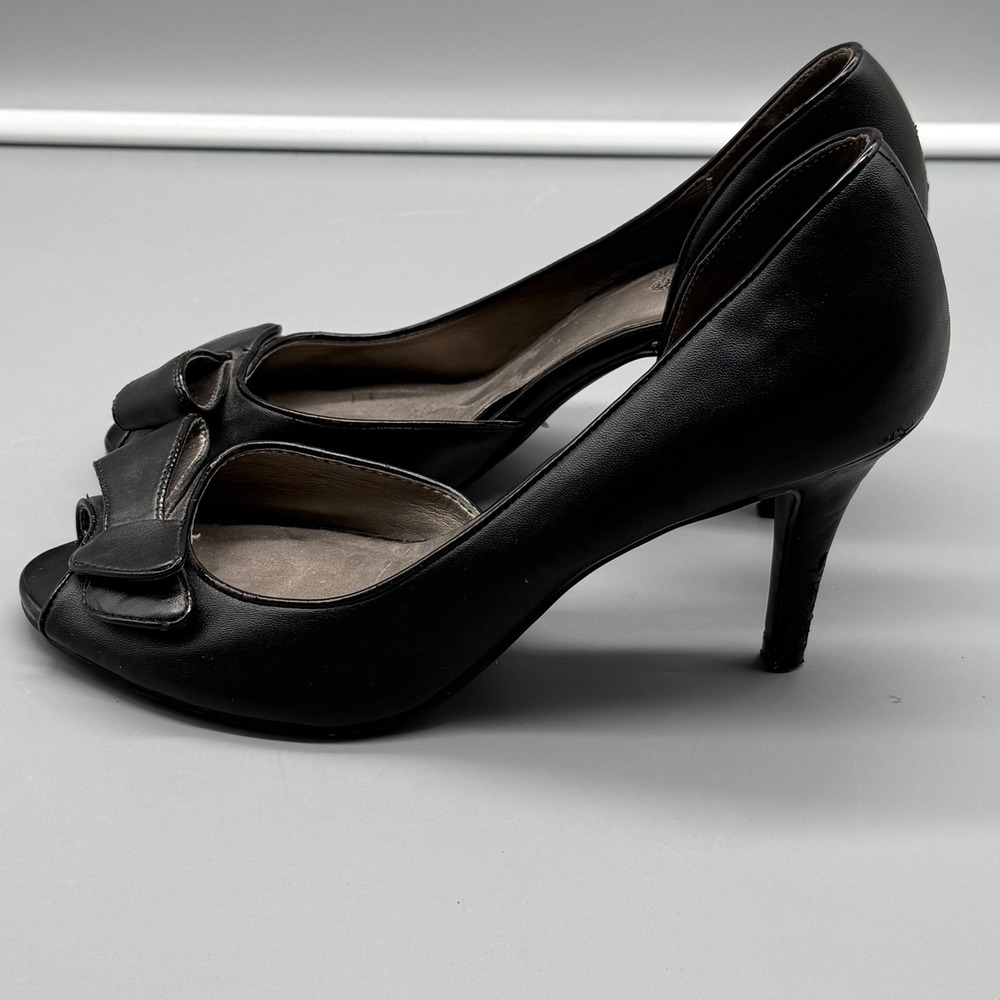 Coach and Four Womens Black Peep Toe d'Orsay Bow Stiletto Heels Size 8 Luxury - Picture 4 of 12